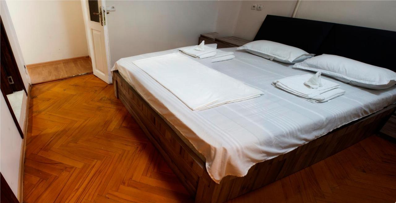 Hotel Tiflis Garden エクステリア 写真