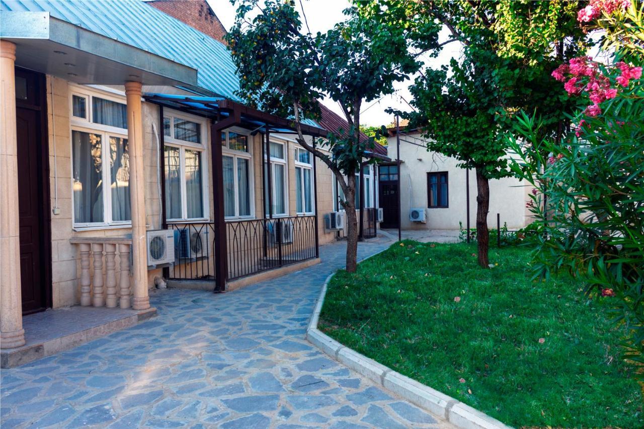 Hotel Tiflis Garden エクステリア 写真